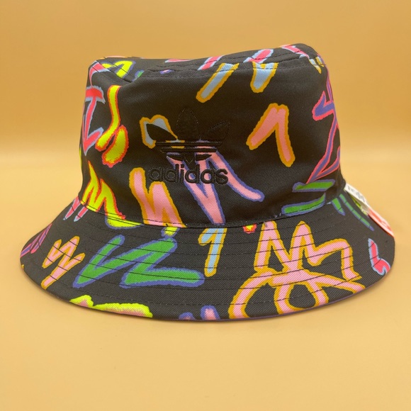 Adidas LOVE UNITES REVERSIBLE BUCKET HAT OSFM Multicolor 2 In 1 - Picture 1 of 9